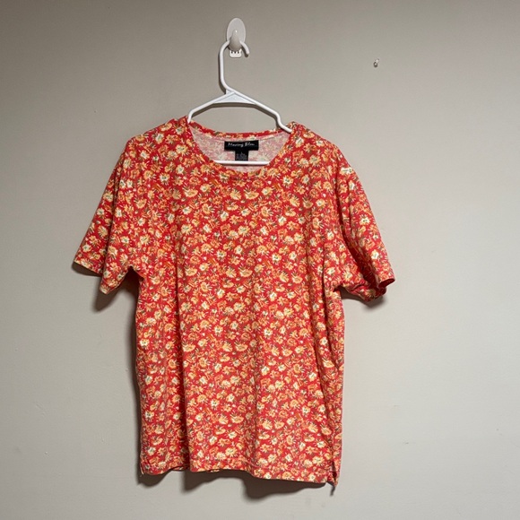 Moving  Blue Red Floral Women's Top - Picture 2 of 7